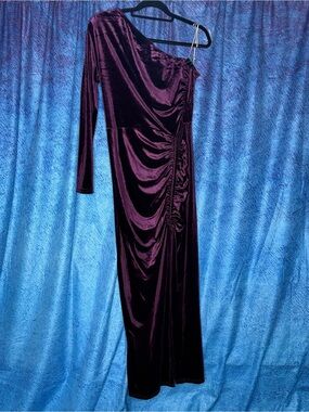 Elegant One-Shoulder Velvet Evening Dress - Deep Plum